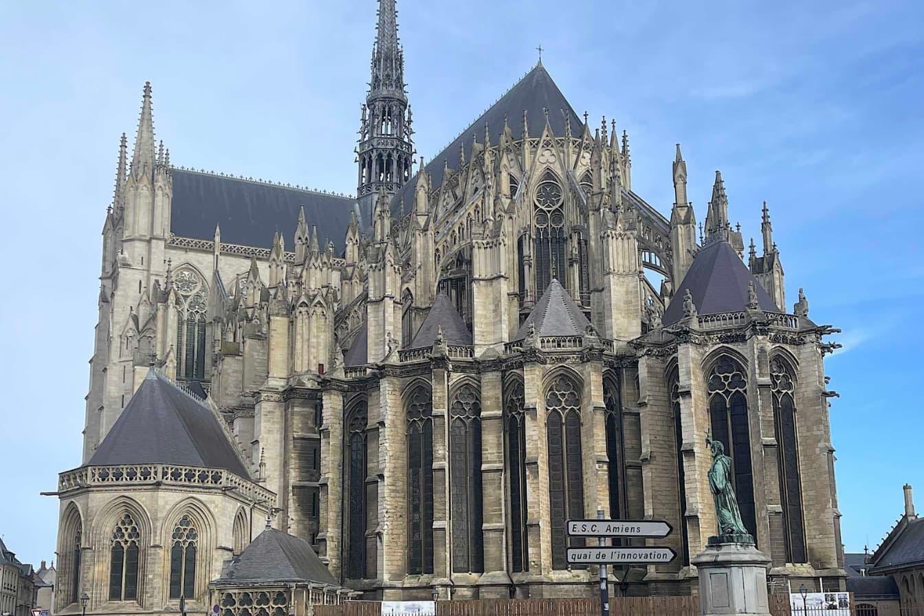 Achteraanzicht kathedraal van Amiens