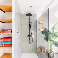 Spacious shower Amiens vacation rental