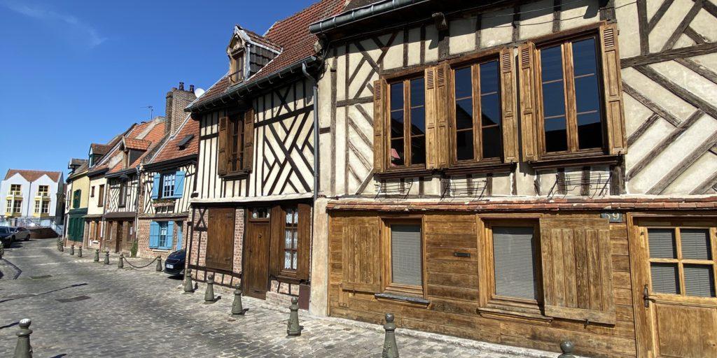 Saint leu district amiens airbnb rental